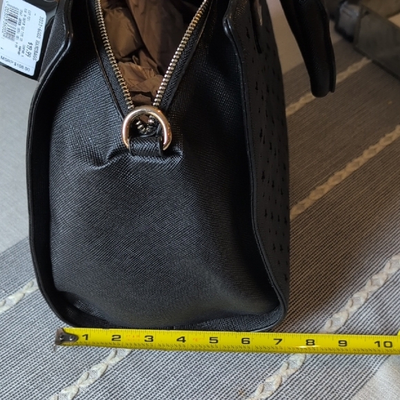 Bebe Black Star-Patterned Tote Bag - Picture 3 of 10